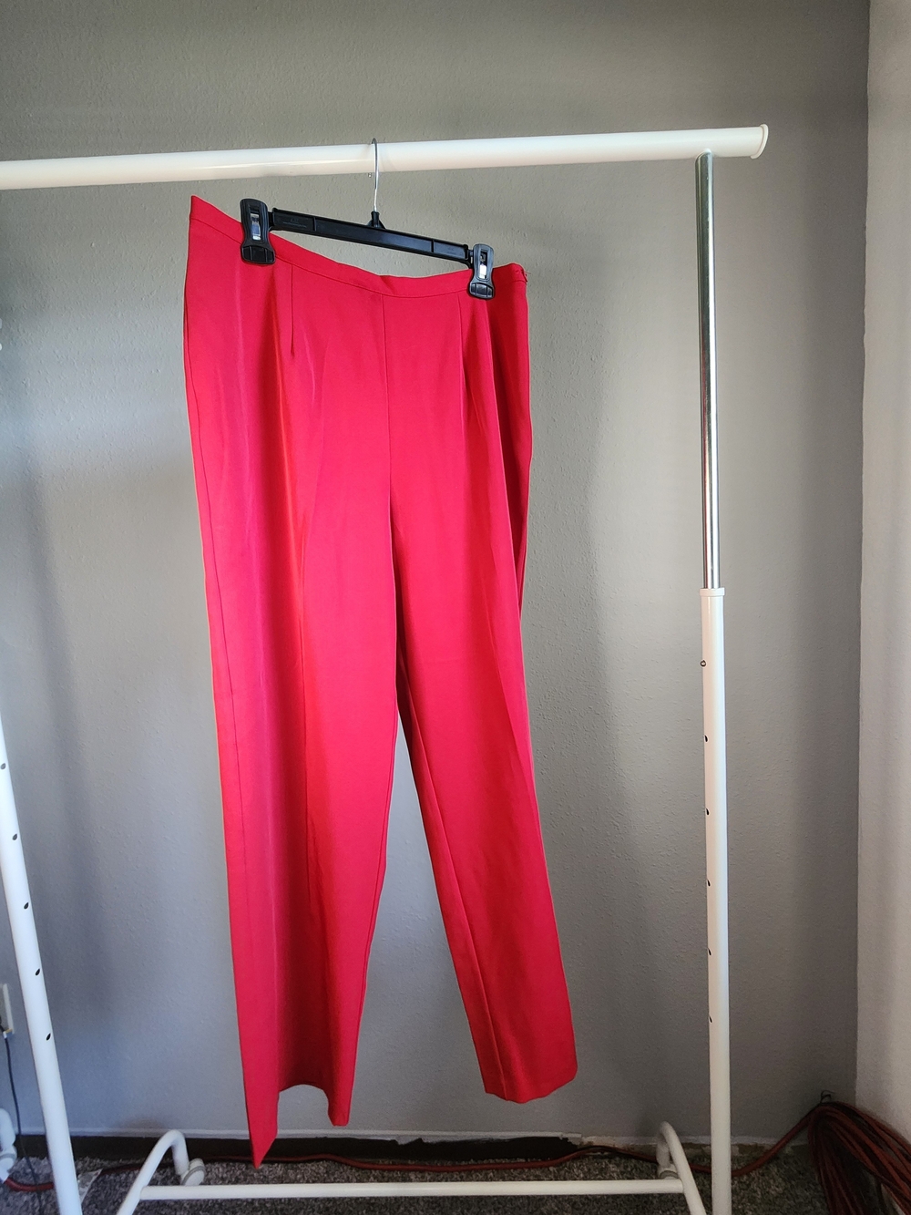Straight-Leg Women's Pants - Red